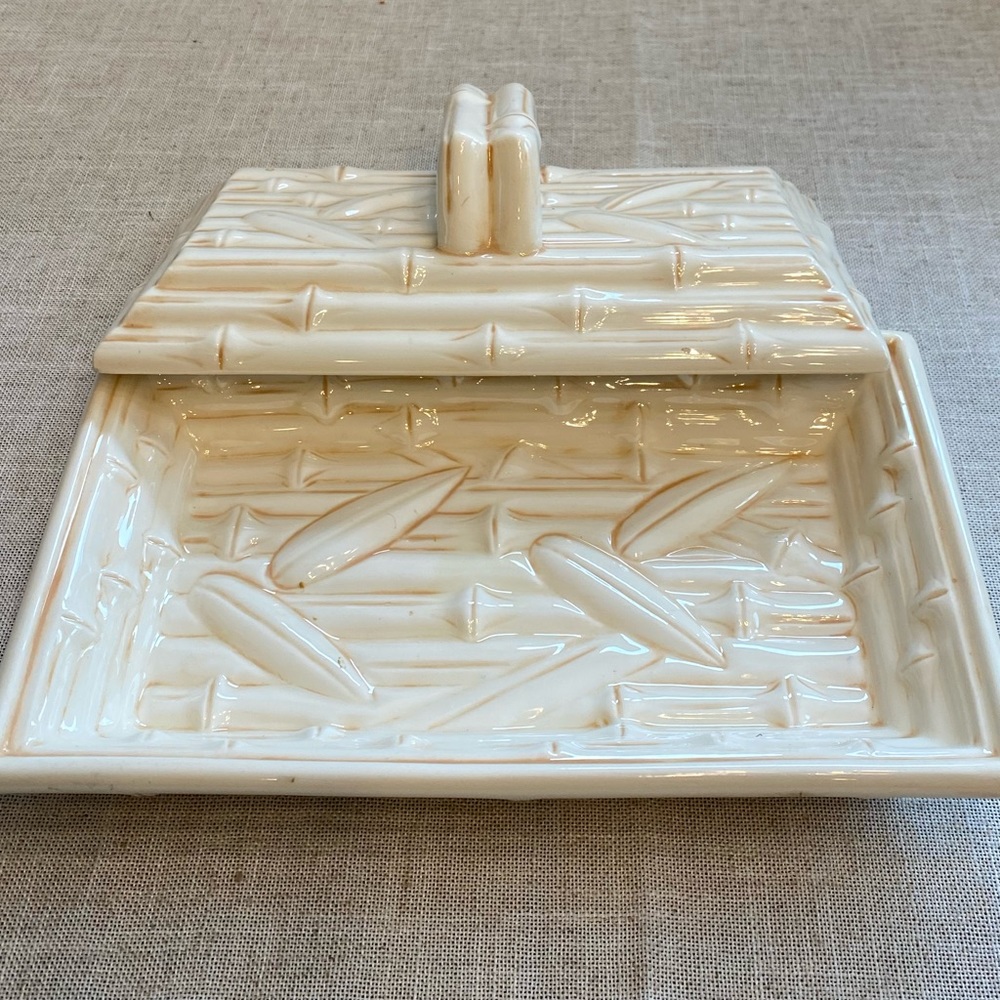 Ceramic trinket dish with lid bamboo style.